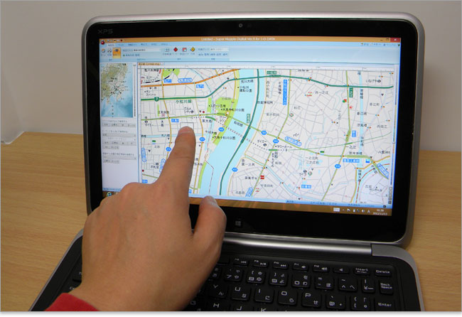 タブレット形体いずれでも指で操作のXPS 12 Ultrabook